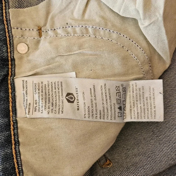 Signature by Levi Strauss & Co. High Rise Plus Size Heritage Denim Shorts 26W. - Picture 15 of 16